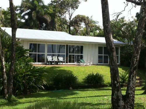 weens little cottage- with a little bit of sun on the place- great spot