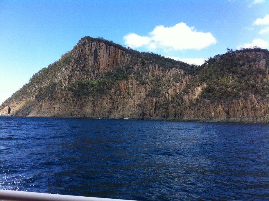 leaving adventure bay - on rob pennicotts boat cruise- massive cliffs n stunning southern oceans
